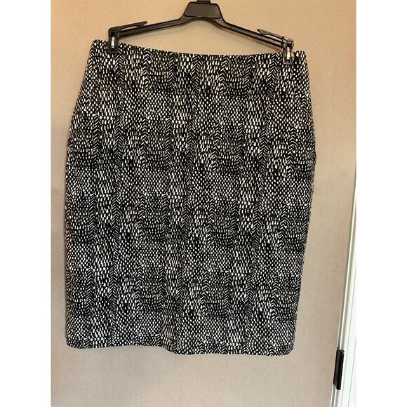 Rafaella Black Animal Print Lined Skirt w/pockets Sz 10 - Picture 1 of 5